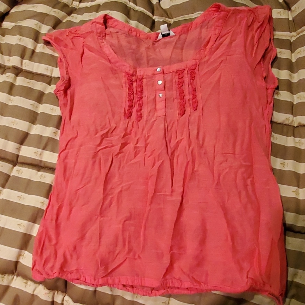 3/$15 Guess shirt